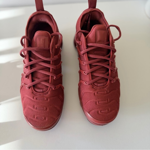 Nike VaporMax Plus Sneakers - Burgundy/Maroon Size 7.5 women’s - Picture 2 of 8
